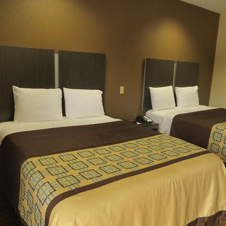 Scottish Inn & Suites Baytown Eksteriør billede