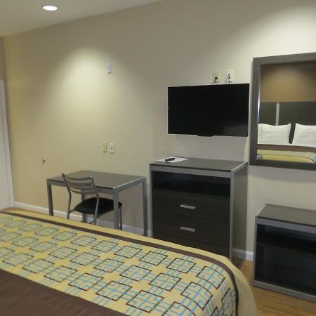 Scottish Inn & Suites Baytown Eksteriør billede